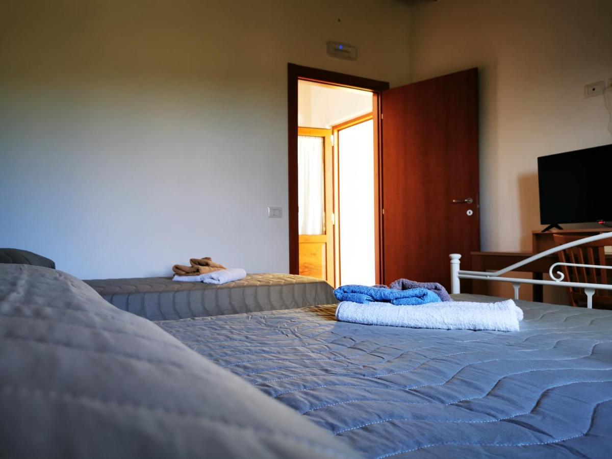 Agriturismo B&B Il Girasole Roccadaspide Bagian luar foto